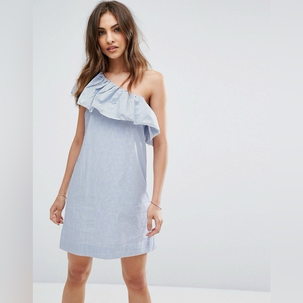 Medium Abercrombie and Fitch, one shoulder ruffle striped dress